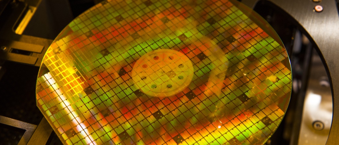 Study de Distribution of Resistentia Electrical in n-Type 4H-SiC Crystal